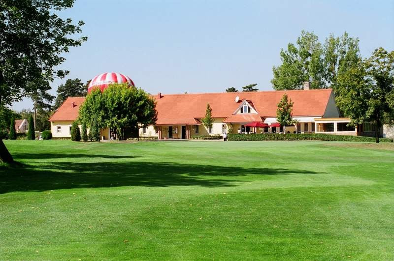 Week trip to Tata Old Lake Golf Course